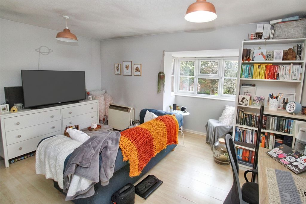 Property photo 3 of 5 Studio Room