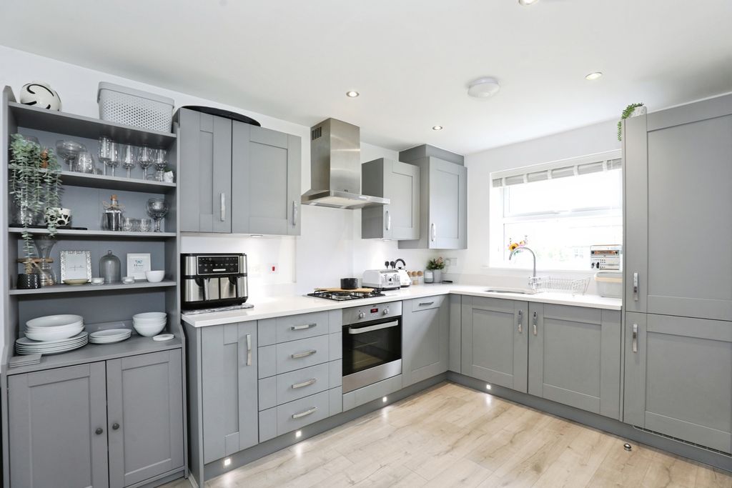 Property photo 3 of 20 Pbox-Img.Jpg