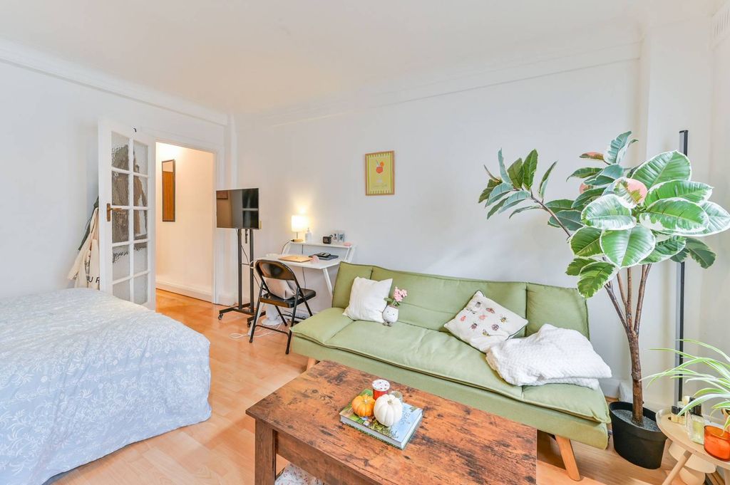 Property photo 1 of 5