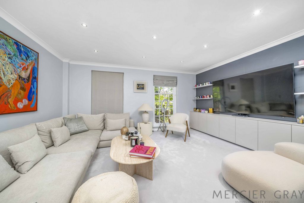 Property photo 3 of 6 Photo 6