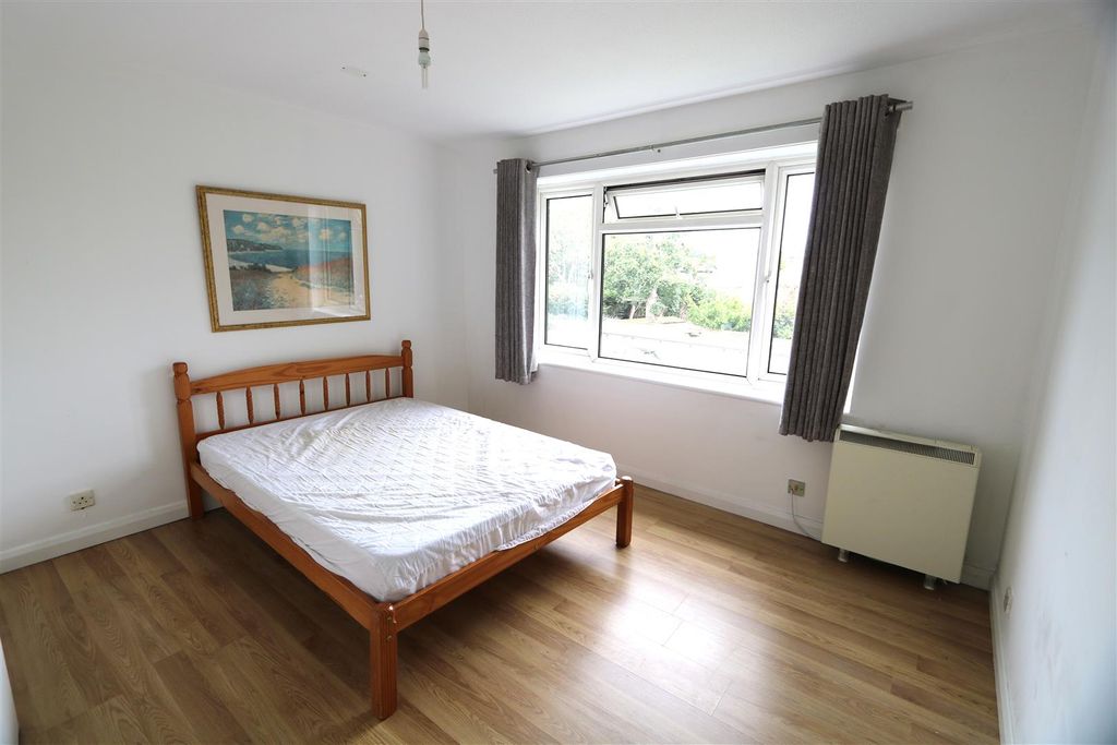 Property photo 3 of 6 Master.Jpg
