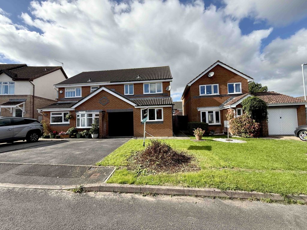 Property photo 1 of 8 3 Bedroom Semi-Detached Home With Garage | Clos Tygwyn, Gowerton