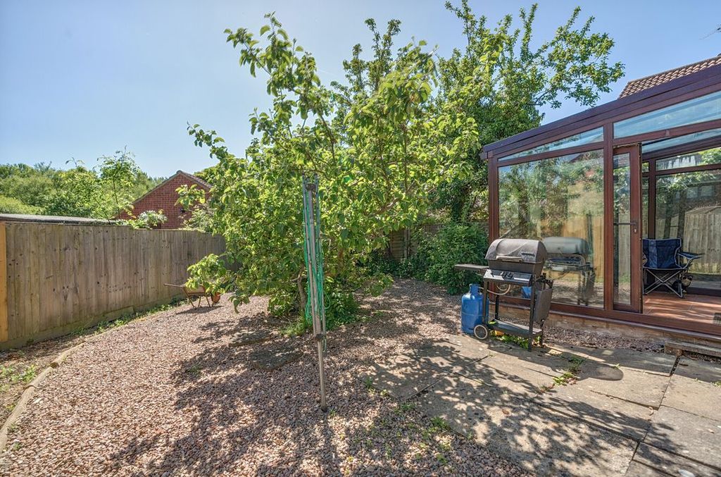 Property photo 2 of 17 1291053196829B7A2E000Darw