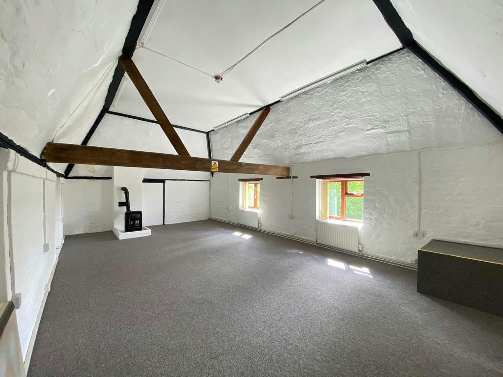 Property photo 3 of 5 c7Fc64Fa1dc7467c89A3998Ac98F8A2B.Jpg