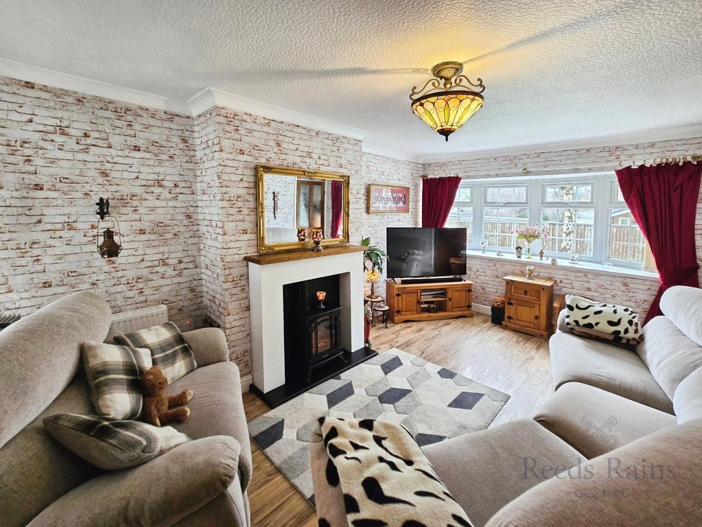Property photo 2 of 17 Picture No. 27