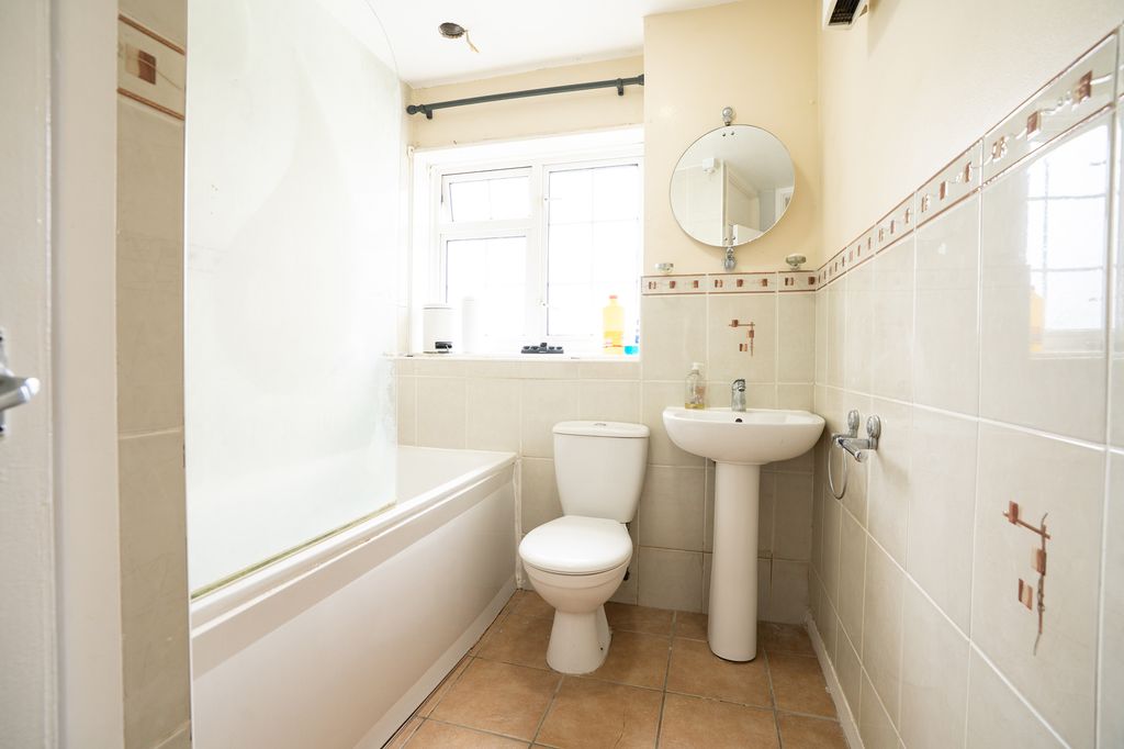 Property photo 2 of 4 Img_46_5_Original