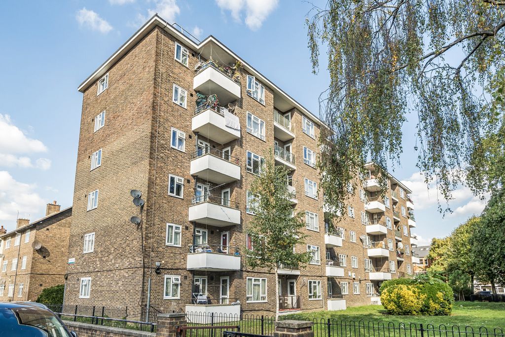 Property photo 1 of 17 Exterior