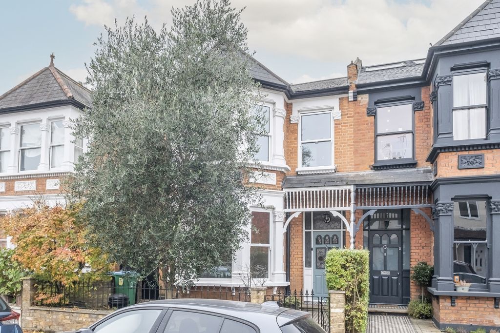 Property photo 1 of 17 Cresswell-Road-34