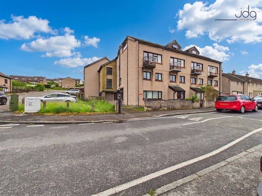 Property photo 1 of 13 Welcome To 10 Thirlmere Court!