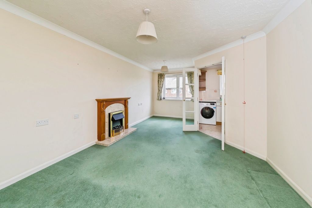 Property photo 3 of 17 Photo