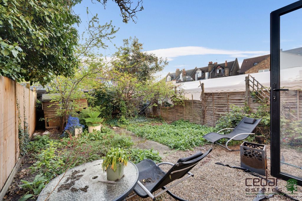 Property photo 2 of 20