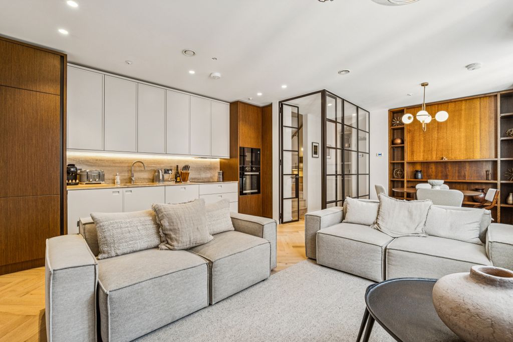 Property photo 1 of 16 9