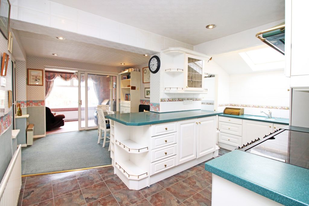 Property photo 3 of 21