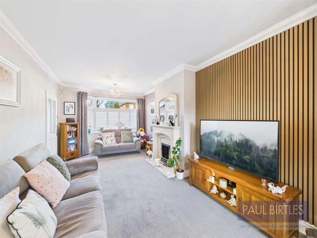 Property photo 3 of 30 Cam04378G0-Pr0231-Still039.Jpg