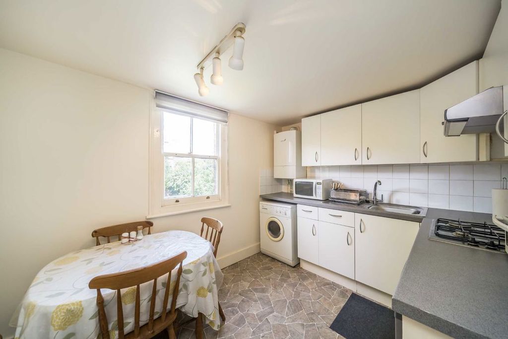 Property photo 3 of 4