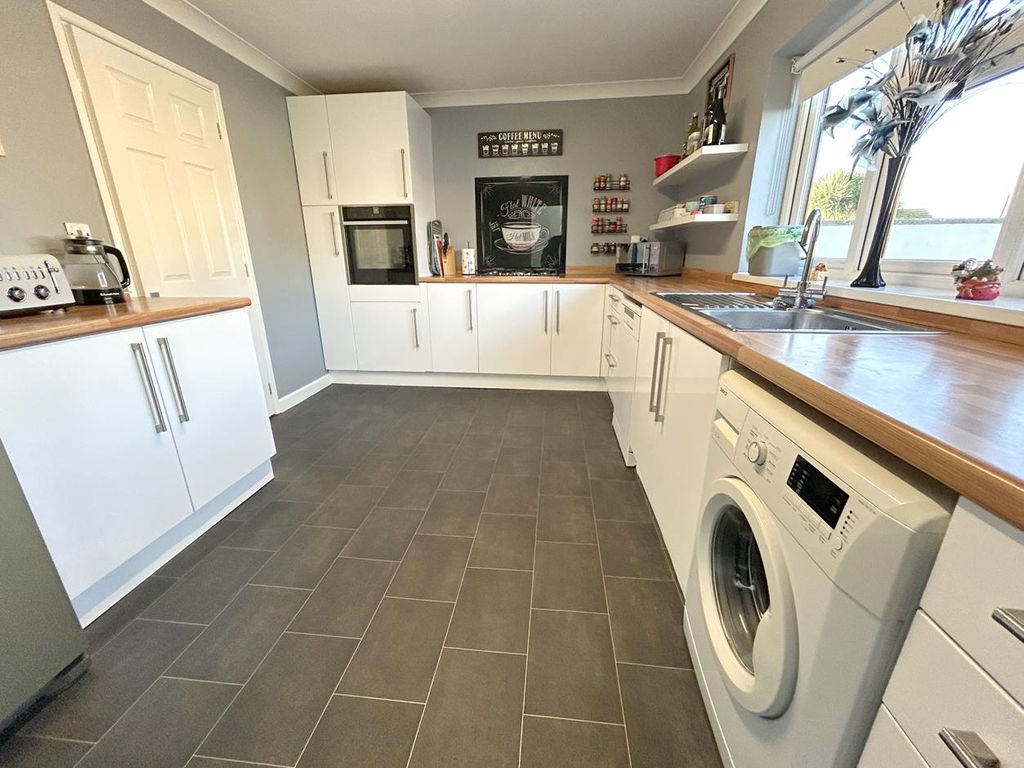 Property photo 3 of 12 Img_4585.Jpg