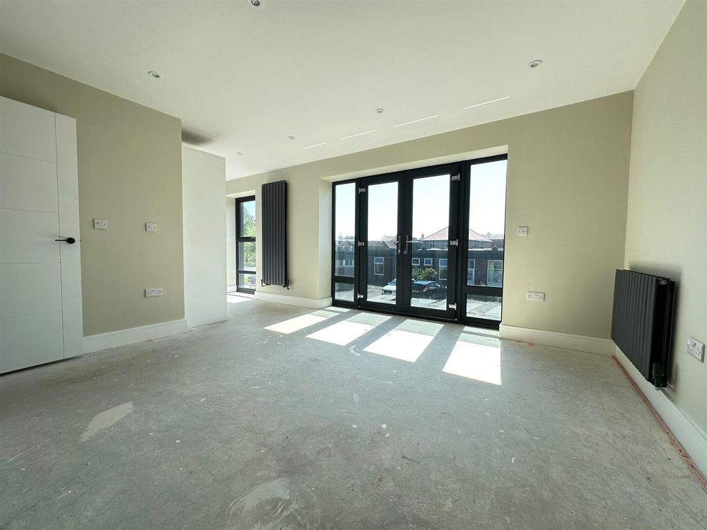 Property photo 3 of 12 1.Jpg
