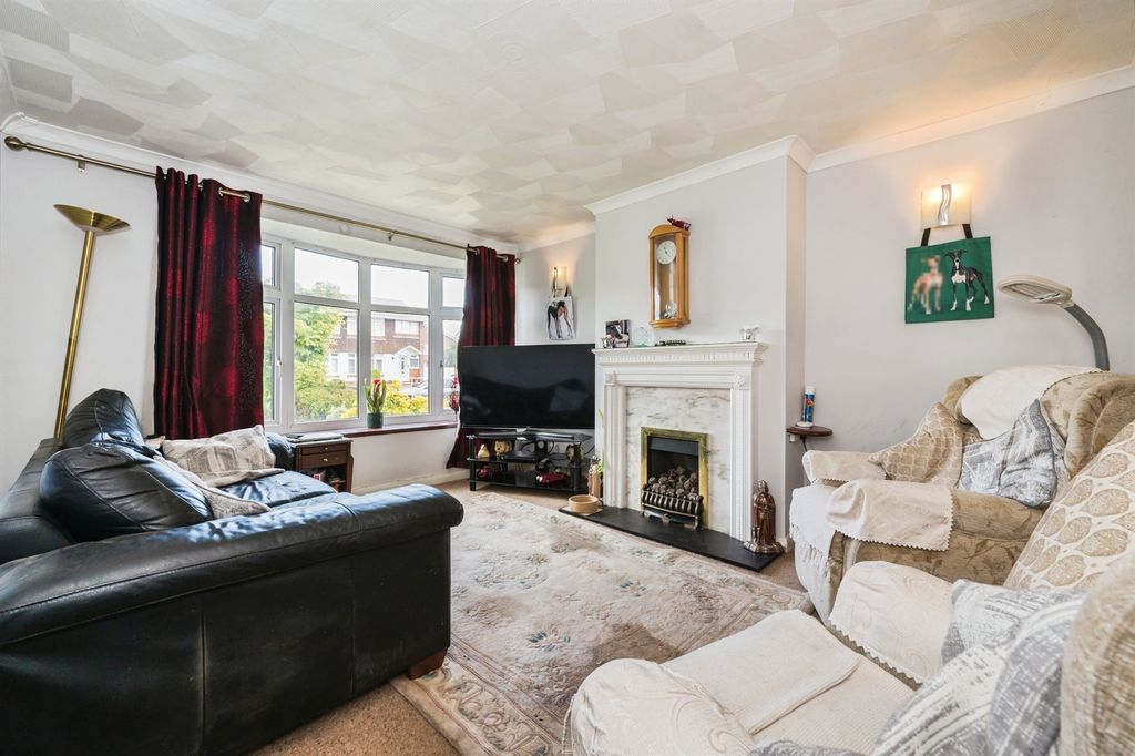 Property photo 2 of 18