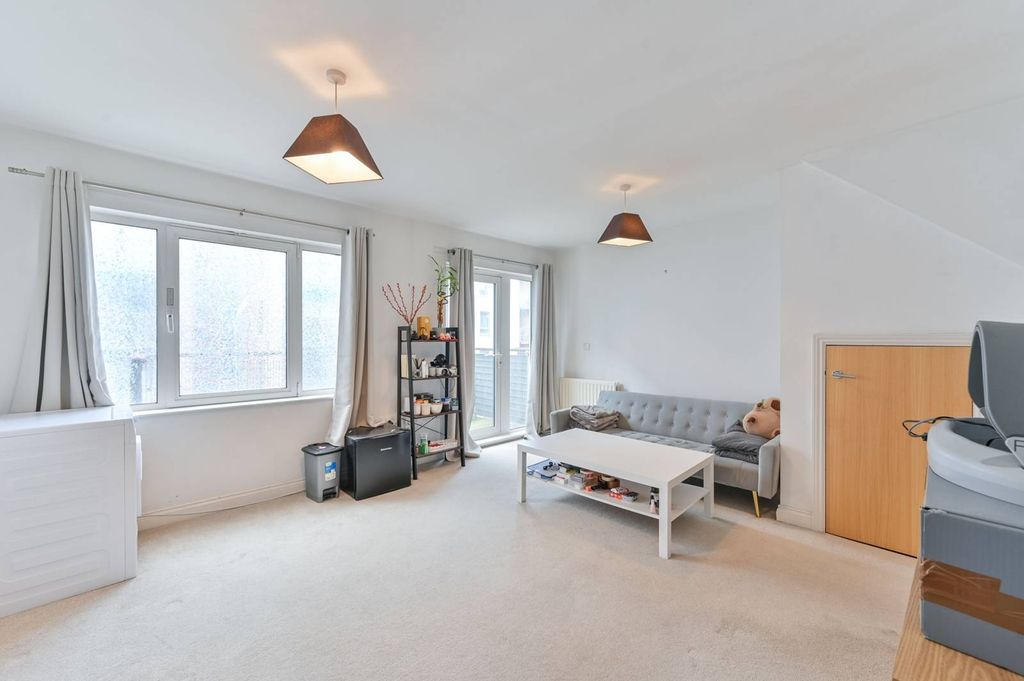 Property photo 1 of 23