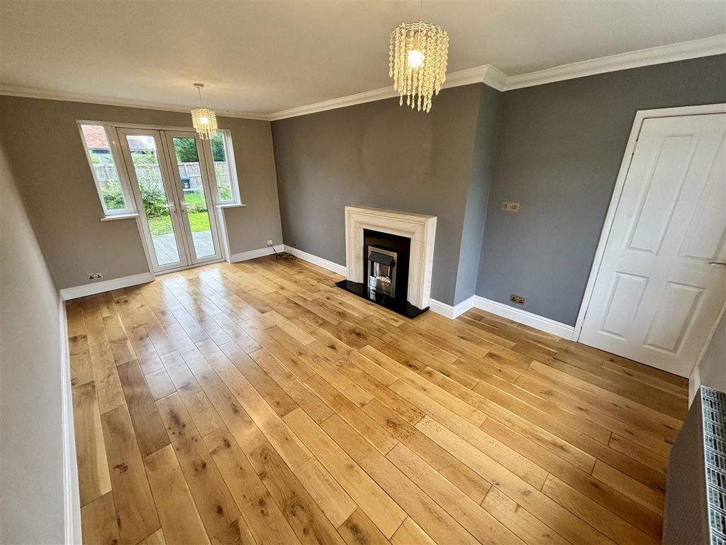 Property photo 2 of 18 Living Room