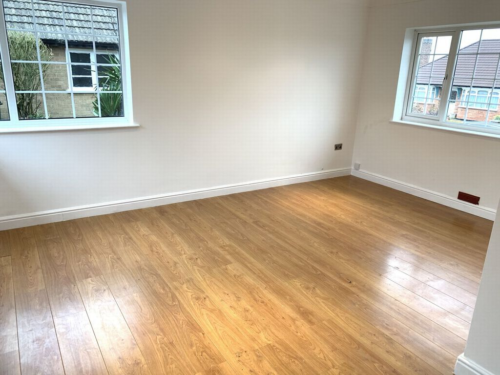 Property photo 3 of 6 Lounge