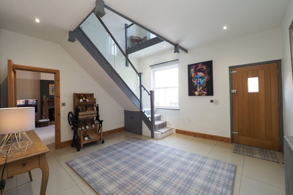 Property photo 2 of 87 E30B3Aedde4d063Aa15F335c475Aff5B03420Db7.Jpg