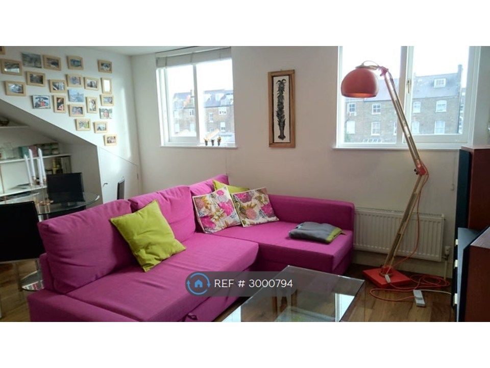 Property photo 1 of 16 Living Room / Open Kitchen