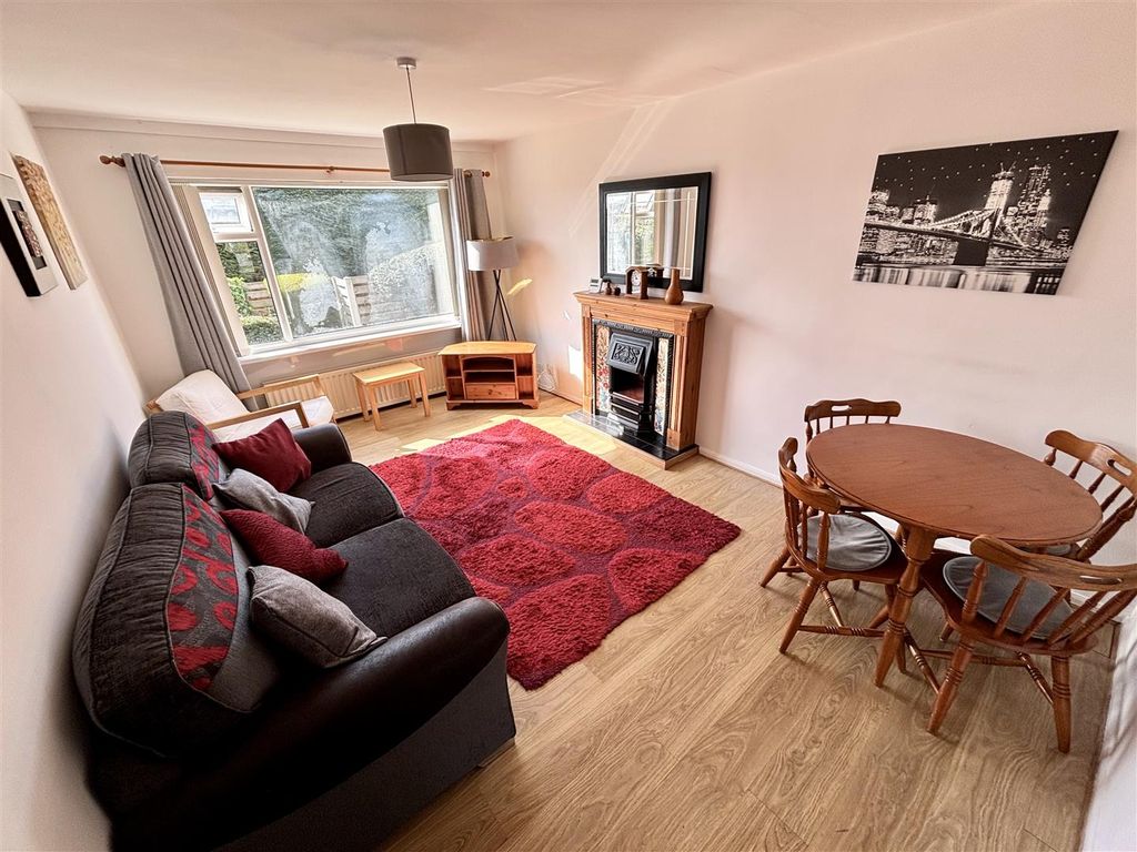 Property photo 2 of 9 Living Room