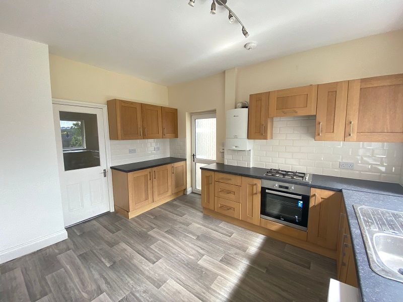 Property photo 2 of 9 Kitchen