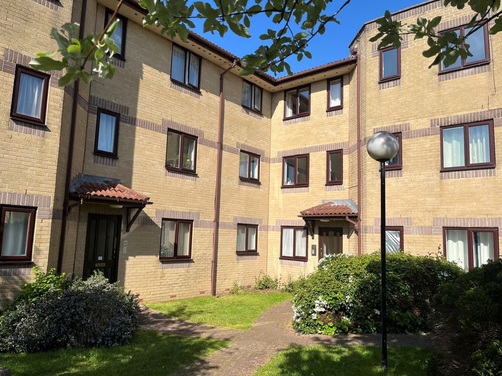 Property photo 1 of 15 Photo 7