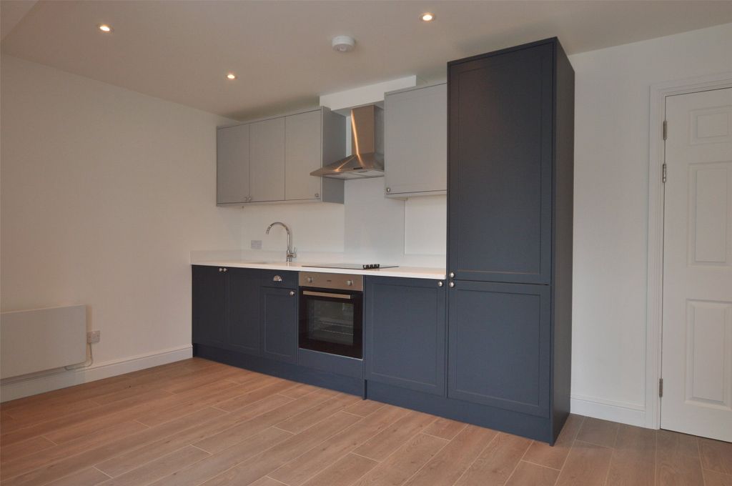 Property photo 1 of 11 Kitchen