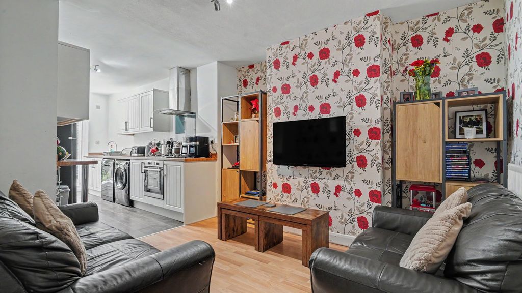Property photo 3 of 17