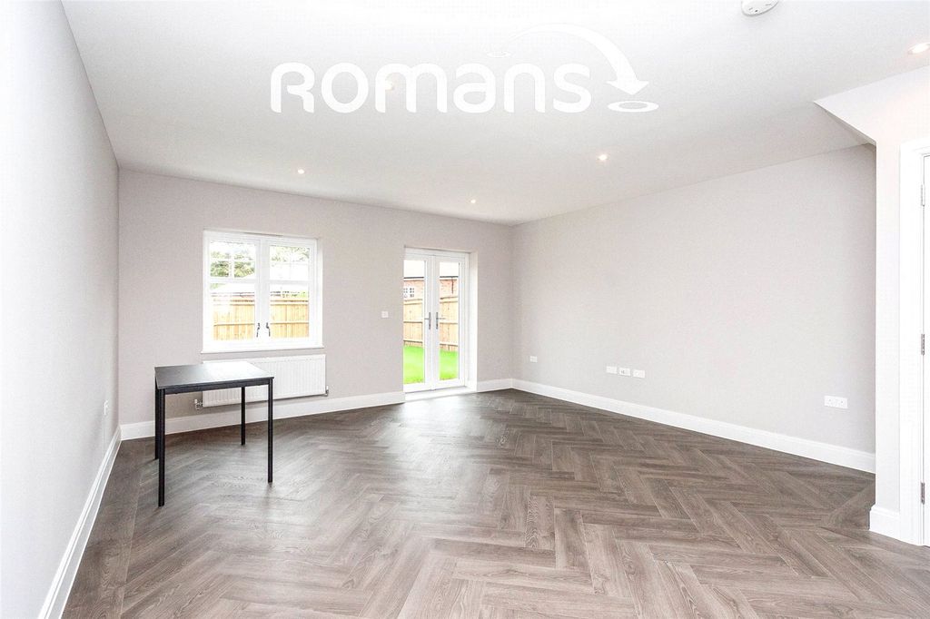 Property photo 2 of 11 Picture No. 03