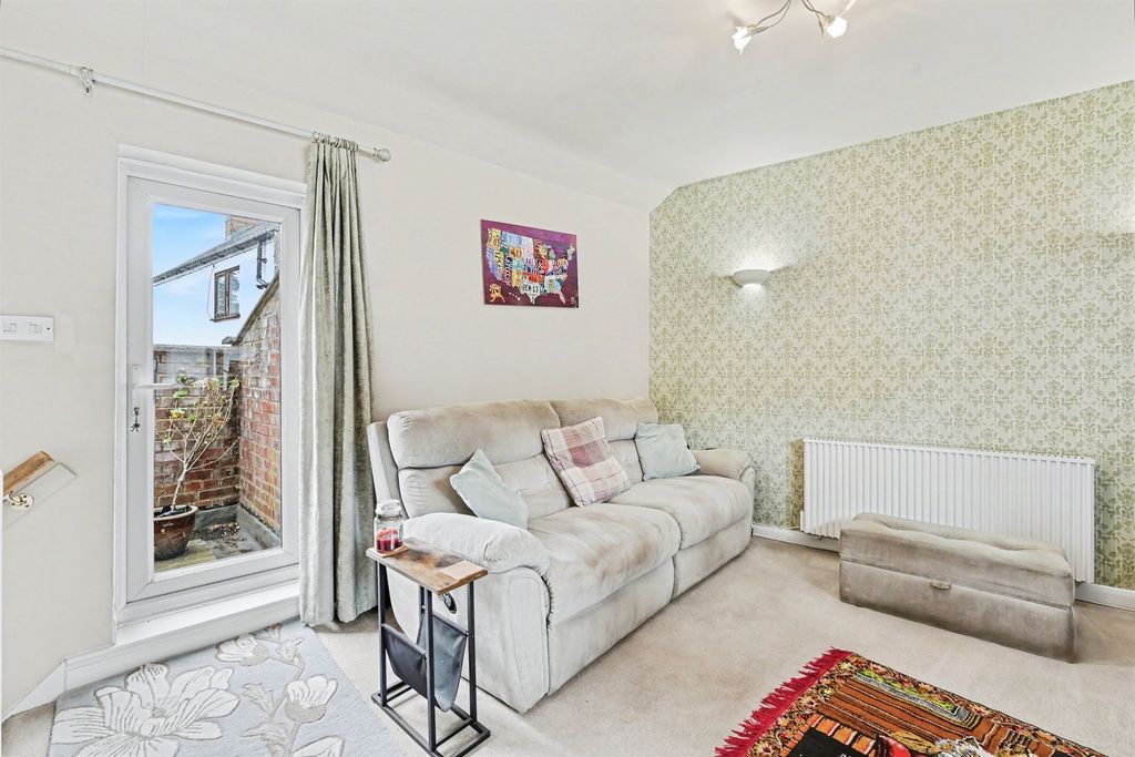 Property photo 2 of 13