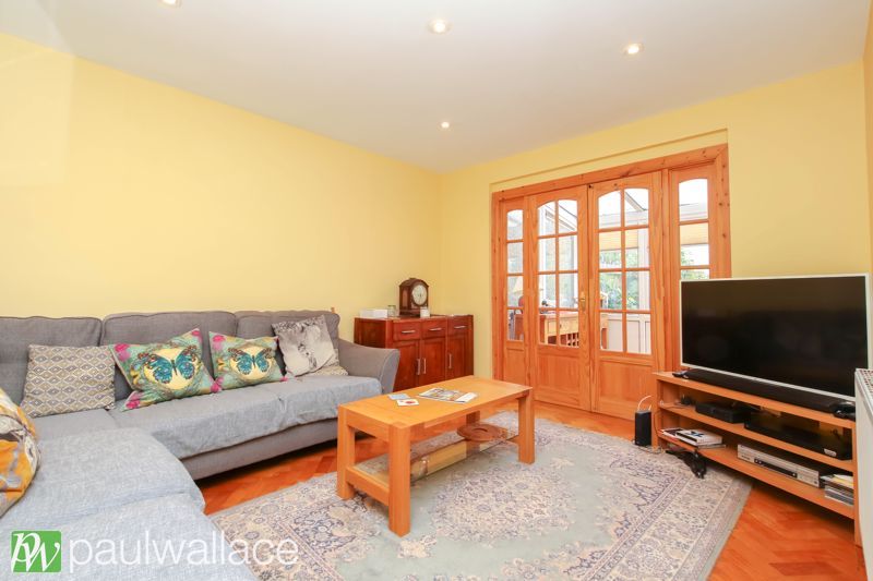 Property photo 2 of 27 Lounge