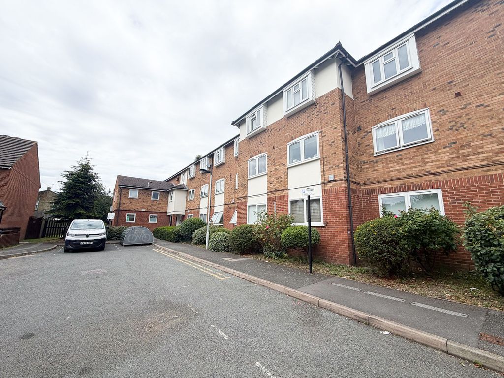 Property photo 1 of 11 Lime Court E11