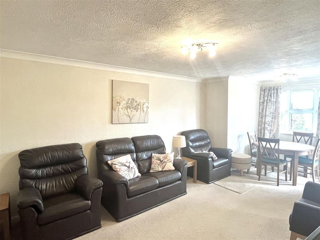 Property photo 3 of 13 Img_8827.Jpg
