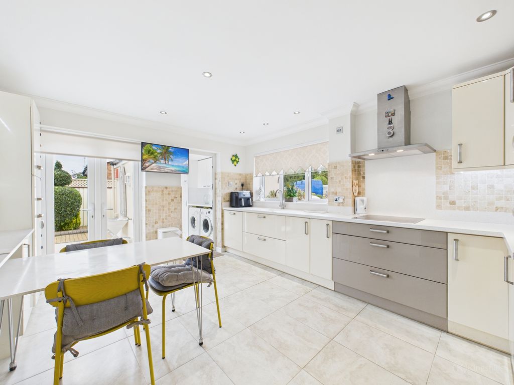 Property photo 3 of 17 Kitchen/Breakfast Room