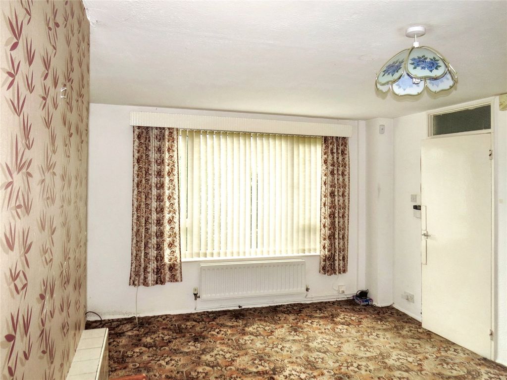 Property photo 2 of 11 Lounge