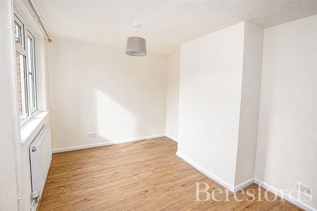 Property photo 3 of 12 Dining Room