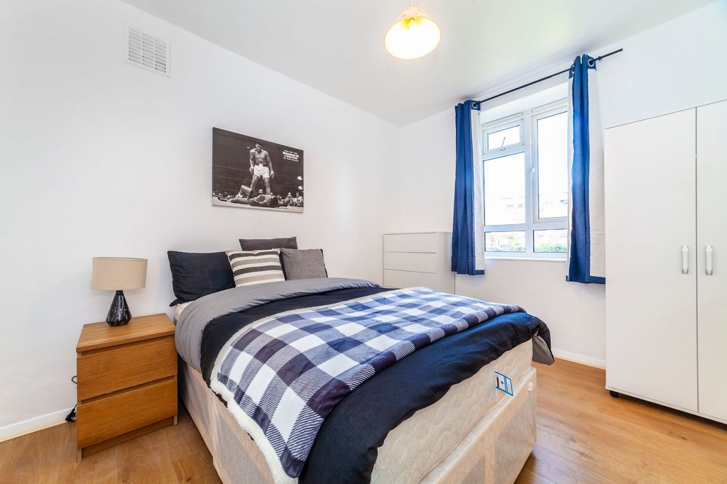 Property photo 1 of 5 Bedroom