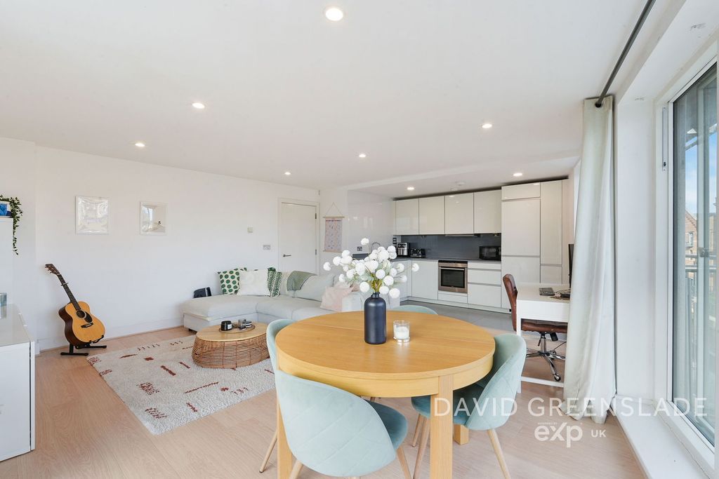 Property photo 3 of 29