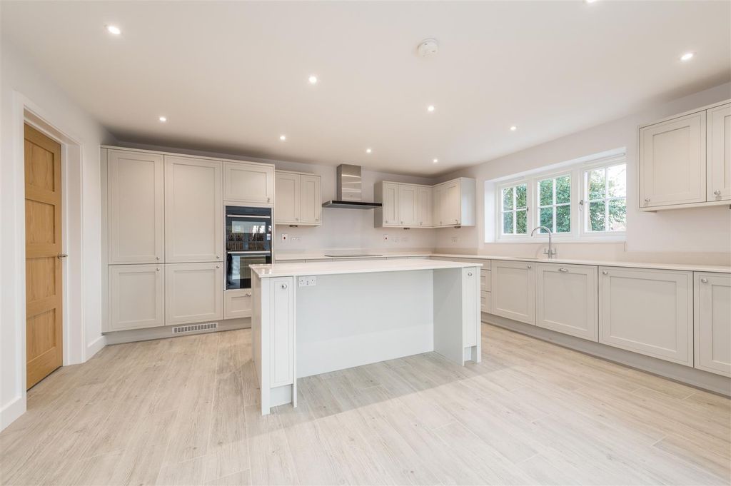 Property photo 3 of 22 Amberley Revisit_6.Jpg