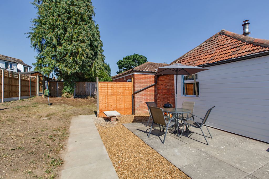 Property photo 3 of 11