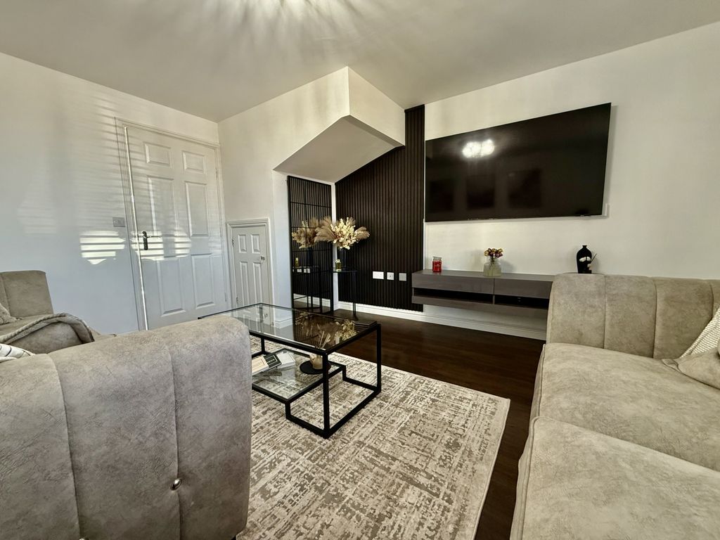 Property photo 3 of 11 Img_9489