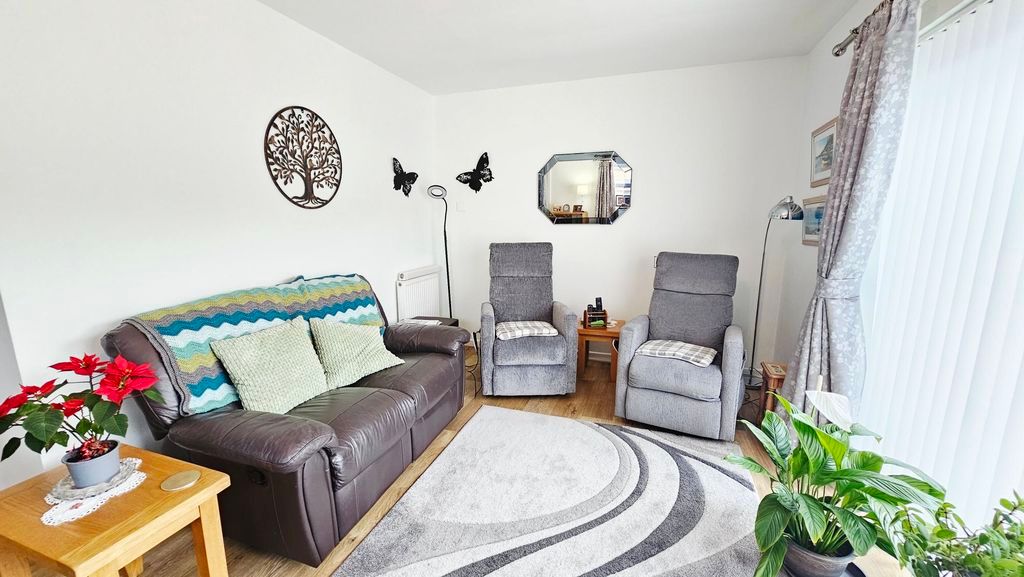 Property photo 3 of 18 Photo 6