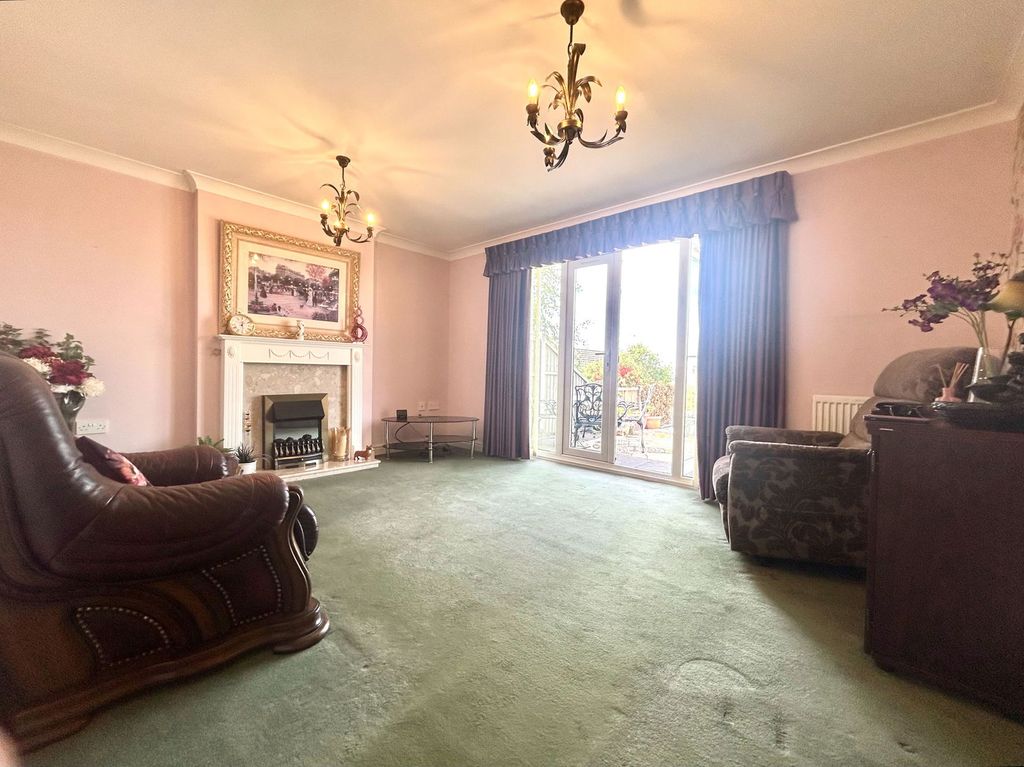 Property photo 3 of 18