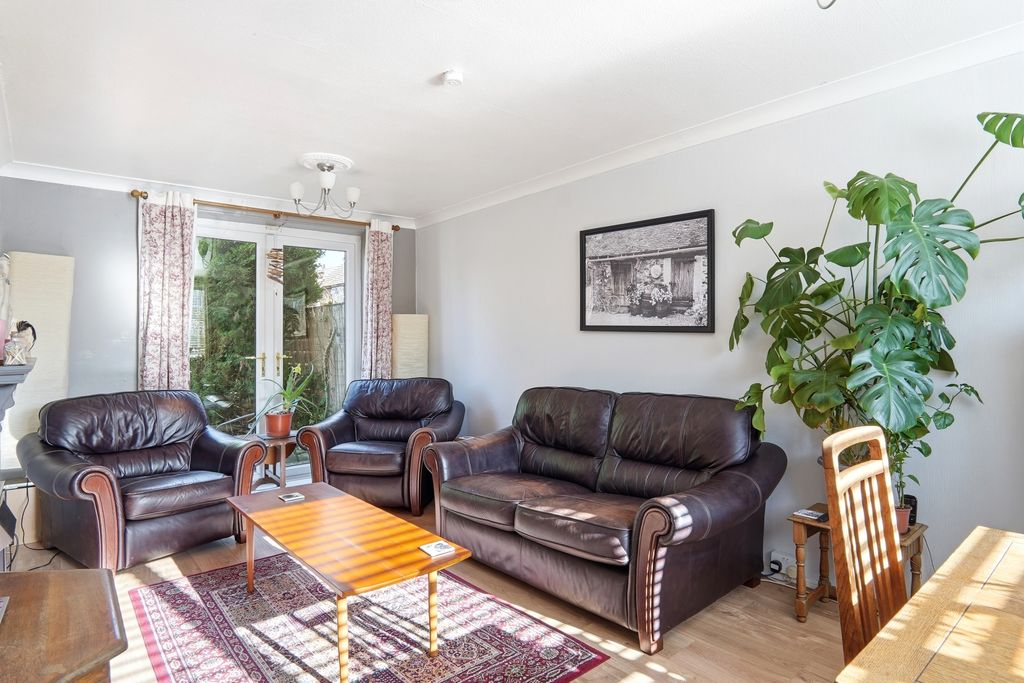 Property photo 2 of 15 Waltonplace017