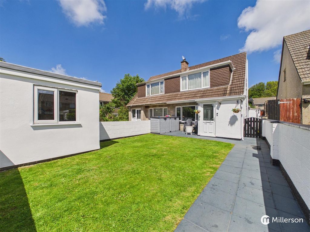 Property photo 1 of 17 Outside