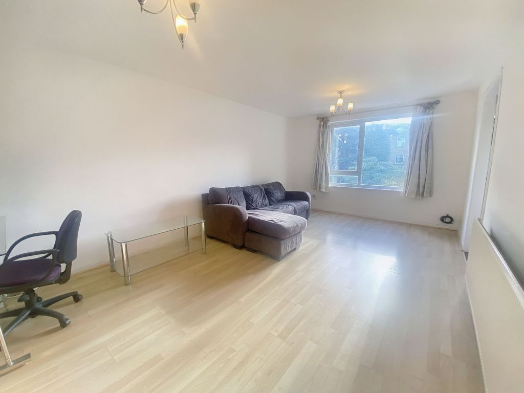 Property photo 3 of 6